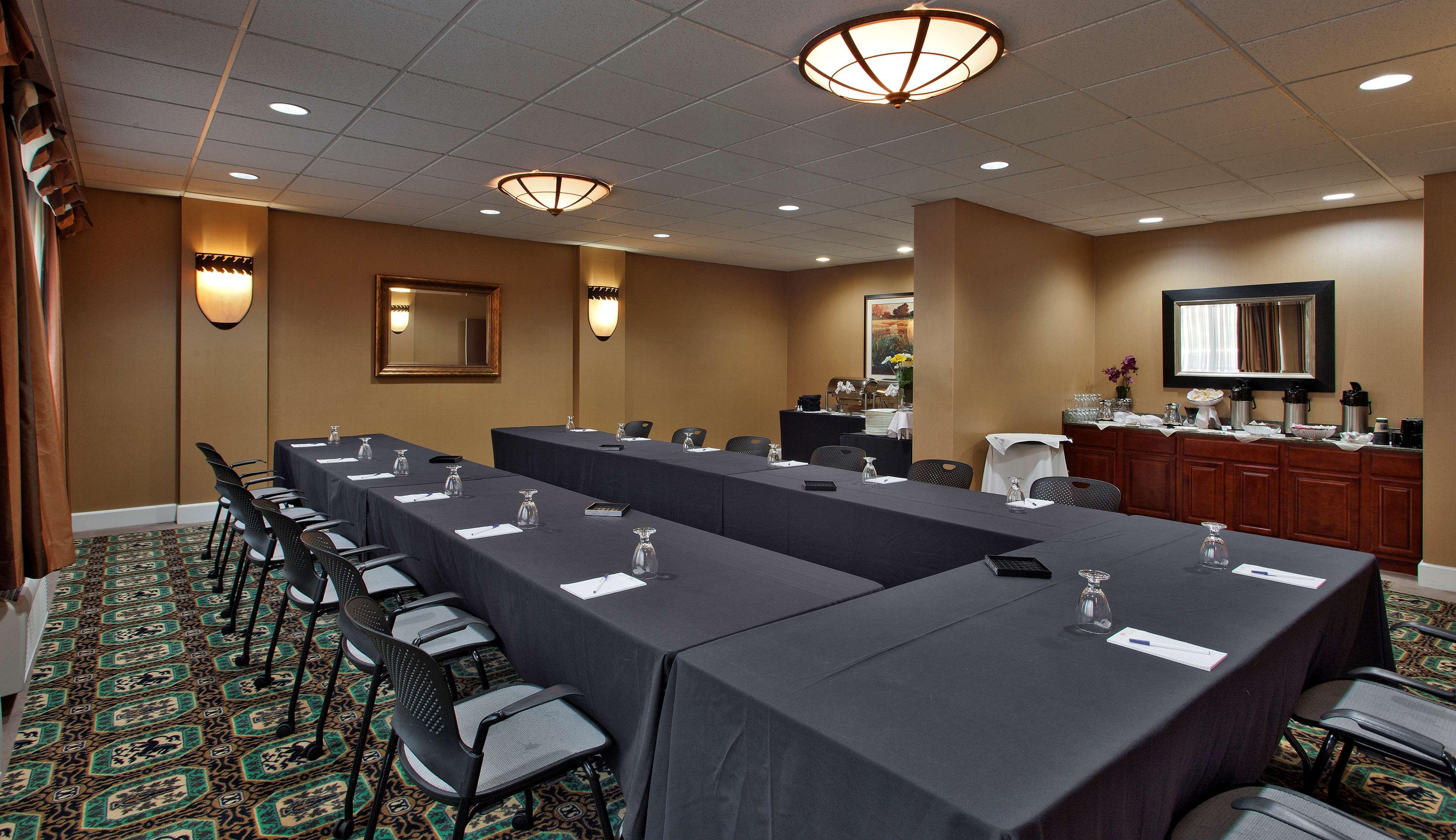The Rockville Hotel, A Ramada By Wyndham Bagian luar foto