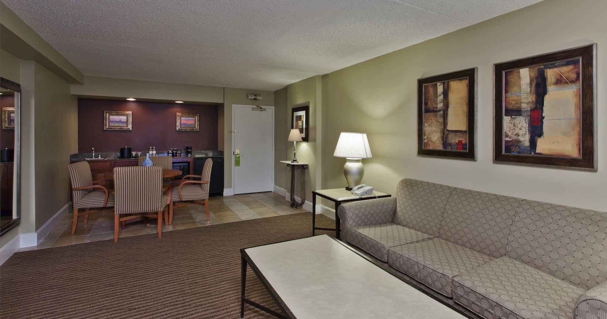 The Rockville Hotel, A Ramada By Wyndham Bagian luar foto